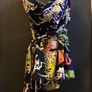 Stunning Bandeau silk lined Nanette LeporeTop 🧡